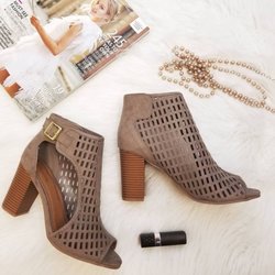 Dress 2 Impress Consignment Boutique