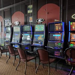 Lighthouse Restaurant & Lounge - VLT lounge