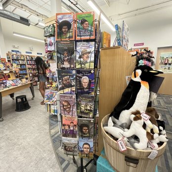 Books Inc - Who was books section - Bookstores Near Me - San Leandro, California Books Inc - Who was books section - Bookstores Near Me - San Leandro, California