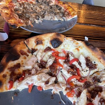 Melt - White sauce chicken , bacon , red peppers  Red sauce mushroom and sausage - Pizza Near Me - Myrtle Beach, South Carolina