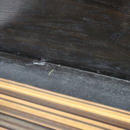 a closeup of a wood slat