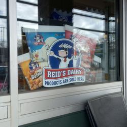 Cedars & Co - They sell Reid's Dairy ice cream!