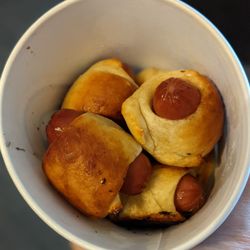 Auntie Anne's - Mini hot dog pretzels