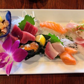 Toshi Sushi - Sushi & sashimi combination - Japanese Near Me - Gardena, California Toshi Sushi - Sushi & sashimi combination - Japanese Near Me - Gardena, California