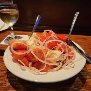 Kinchley's Tavern - Yummo but hugeeeeeee lol not the salad starter I was expecting - Pizza Near Me - Ramsey, New Jersey Kinchley's Tavern - Yummo but hugeeeeeee lol not the salad starter I was expecting - Pizza Near Me - Ramsey, New Jersey