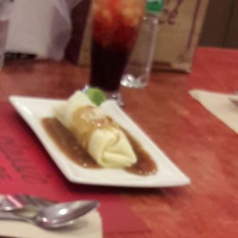 Max's Restaurant - Vegetable egg rolls. Delish with a dash of peanut sauce....... - Filipino Near Me - Las Piñas, NCR
