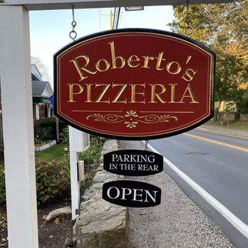 Robertos Italian Restaurant - Pizza Near Me - Ogunquit, Maine