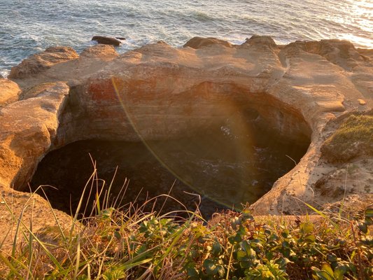 Devils Punchbowl State Natural Area by null