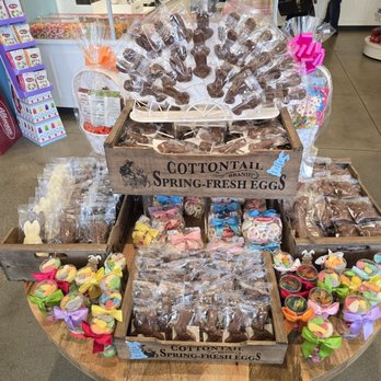 Albanese Confectionery - Candy Stores Near Me - Merrillville, Indiana
