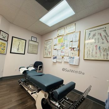 Canton Center Chiropractic Clinic - Chiropractors Near Me - Canton, Michigan Canton Center Chiropractic Clinic - Chiropractors Near Me - Canton, Michigan