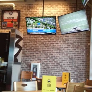 Buffalo Wild Wings - Tvs in the corner - Chicken Wings Near Me - Humble, Texas