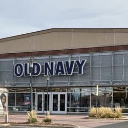 Old Navy - Outside Store Front