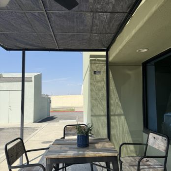 Bakersfield Roasting Company - Outdoor patio - Coffee & Tea Near Me - Bakersfield, California