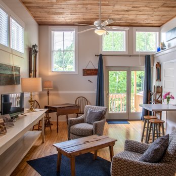 Baileys Harbor Schoolhouse Inn - Upper Deck Room - Hotels Near Me - Baileys Harbor, Wisconsin Baileys Harbor Schoolhouse Inn - Upper Deck Room - Hotels Near Me - Baileys Harbor, Wisconsin