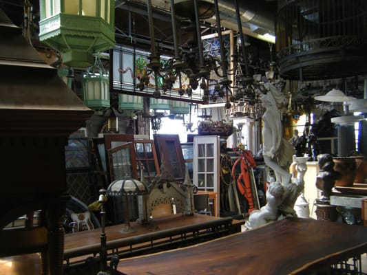 Aardvark Antiques by null