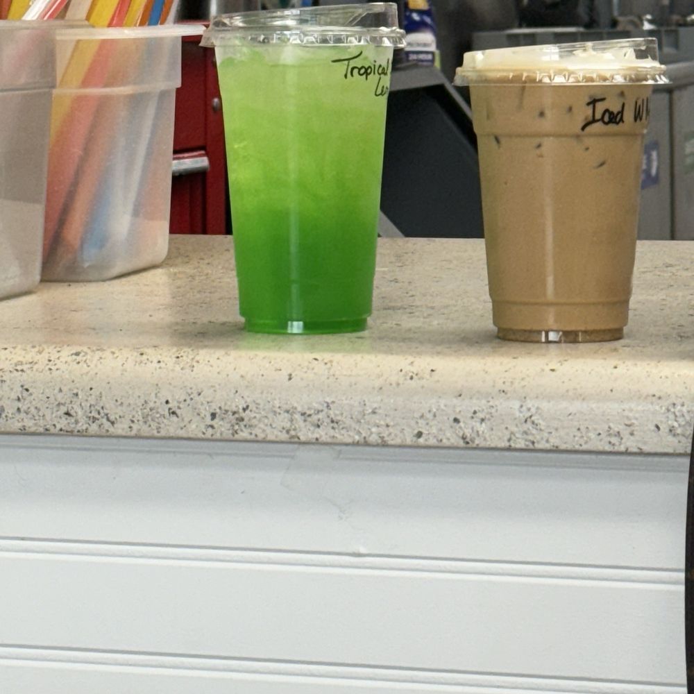 Mocha Momma's - Tropical Fizz Lemonade and Iced White Chocolate Mocha Latte - Coffee & Tea Near Me - Bismarck, North Dakota Mocha Momma's - Tropical Fizz Lemonade and Iced White Chocolate Mocha Latte - Coffee & Tea Near Me - Bismarck, North Dakota