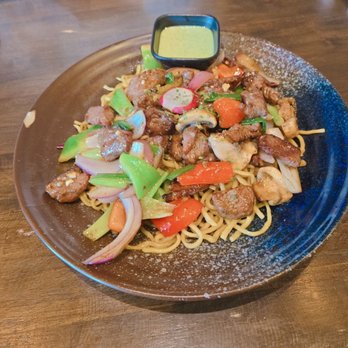 OMELI Kitchen - Shaken Beef Garlic Noodles - Vietnamese Near Me - Fullerton, California OMELI Kitchen - Shaken Beef Garlic Noodles - Vietnamese Near Me - Fullerton, California