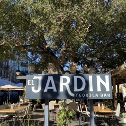 El Jardin Tequila Bar - Main entrance