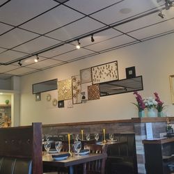 Woodstock Thai Eatery  - Inside decor