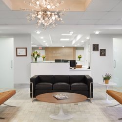 Dello Russo Laser Vision - Dello Russo Laser Vision Waiting Room