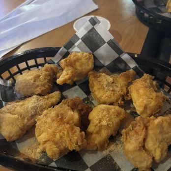 The Tipsy Lion Bar & Grill - Boneless Wings with dry rub - Burgers Near Me - West, Texas