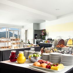 Acqua Hotel - Breakfast Room - complementary American style buffet and espresso drinks, daily.