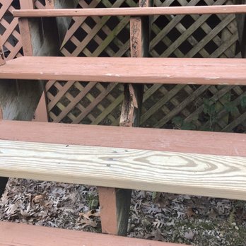 Wolf Ridge Retreat - Front steps as you can see, they are indeed rotted and in need of repair!! - Vacation Rentals Near Me - Mena, Arkansas