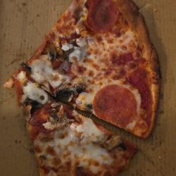 Stoners Pizza Joint - Poor excuse  for gf pizza