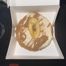 Peanut butter banana cookie very good! Peanut butter banana cookie very good!