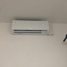 New 12000 btu a/c