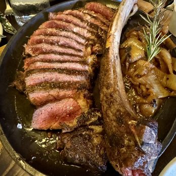 Hawkeye & Huckleberry Lounge - Tomahawk - Lounges Near Me - Bend, Oregon Hawkeye & Huckleberry Lounge - Tomahawk - Lounges Near Me - Bend, Oregon