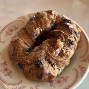 Bean Bar - Brioche chocolate chip roll - Coffee & Tea Near Me - Northbrook, Illinois