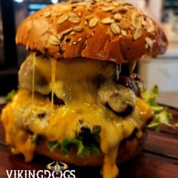 Vikingdogs Hotdogs & Burgers - Viking Burger Ivar