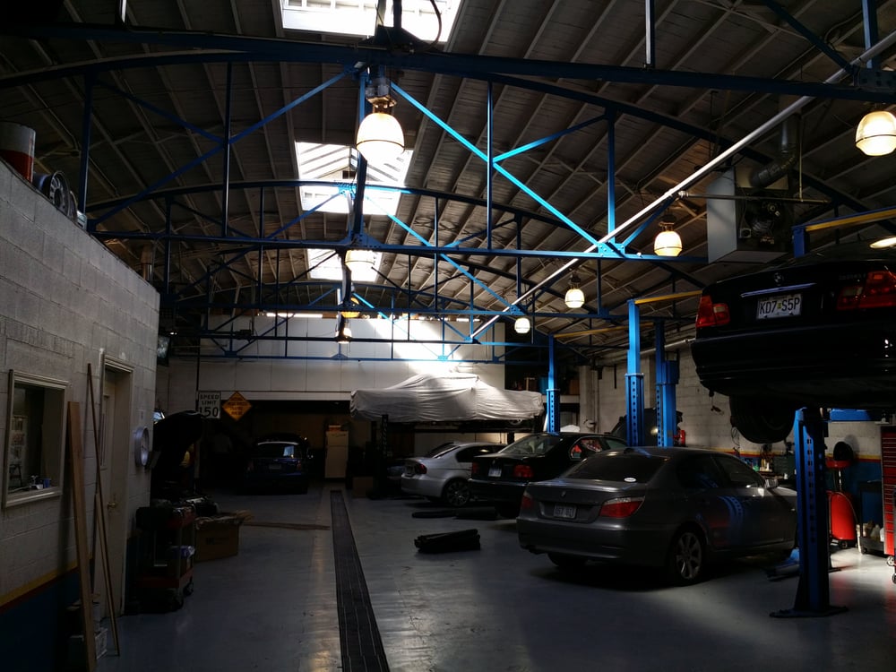 AUTOBAHN MOTORWERKS Updated September 2024 14 Reviews 216 Sw Blvd