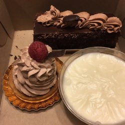 Éclair de Lune - Chef's chocolate cake, panna cotta and hazelnut mousse