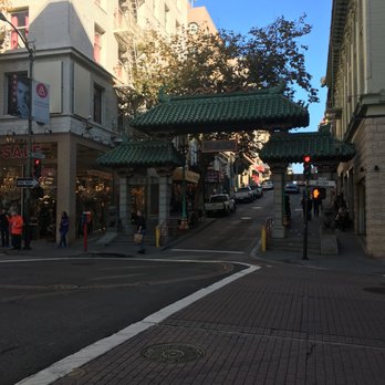 Dragon's Gate - The famous gate. - Landmarks & Historical Buildings Near Me - San Francisco, California