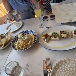 HS Crab and Avocado HS Parmesan Truffle Fries HS Tuna Tartare HS Crab and Avocado HS Parmesan Truffle Fries HS Tuna Tartare