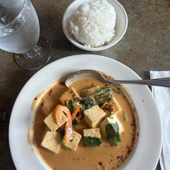 Coconut Thai - Thai Near Me - Issaquah, Washington