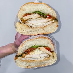 Montagu's Gusto - M1. Venezia Moon Sandwich