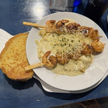Mo's Seafood & Chowder - Shrimp alfredo - Seafood Near Me - Seaside, Oregon Mo's Seafood & Chowder - Shrimp alfredo - Seafood Near Me - Seaside, Oregon