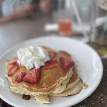 Another Broken Egg Cafe - Mixed Berries Pancake Breakfast - Cafes Near Me - Atlanta, Georgia