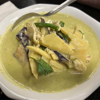 Folsom Thai Cuisine - Green Curry w/ chicken ~ $16.99 - Thai Near Me - Folsom, California Folsom Thai Cuisine - Green Curry w/ chicken ~ $16.99 - Thai Near Me - Folsom, California