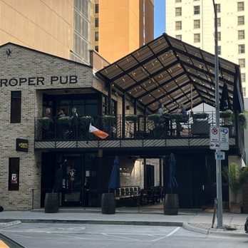 Foxy's Proper Pub - Cocktail Bars Near Me - Austin, Texas