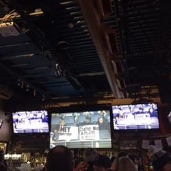 Gator Ted's Tap & Grill - Bar area