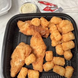 Perkins American Food - Fish and tater tots instead
