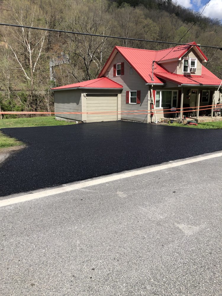 LESTER’S PAVING AND SEALING Princeton, West Virginia Excavation