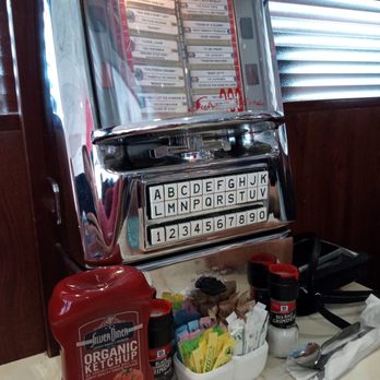 Silver Diner - Booth - Diners Near Me - Rockville, Maryland Silver Diner - Booth - Diners Near Me - Rockville, Maryland