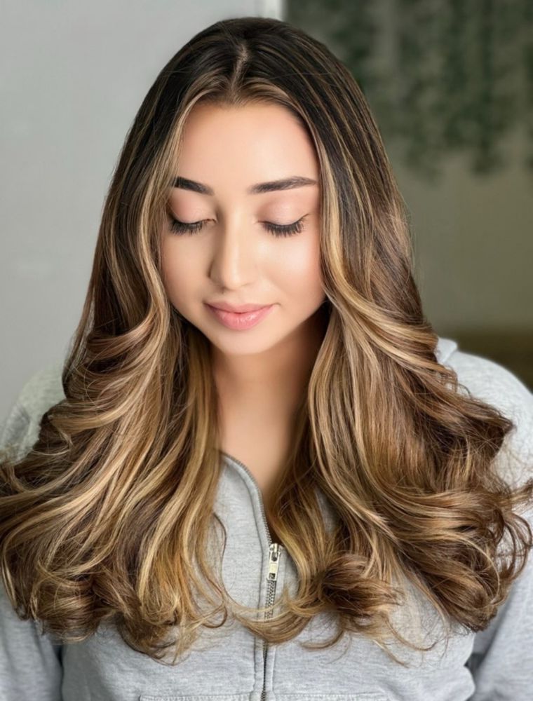 Allure Beauty Bar Logo