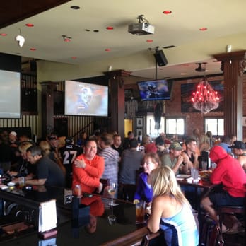 Nicky Rottens - Very open with lots of screens to watch basketball or football - Sports Bars Near Me - Coronado, California