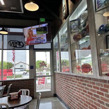 Archibald's - Menifee - Dining area - American Near Me - Menifee, California